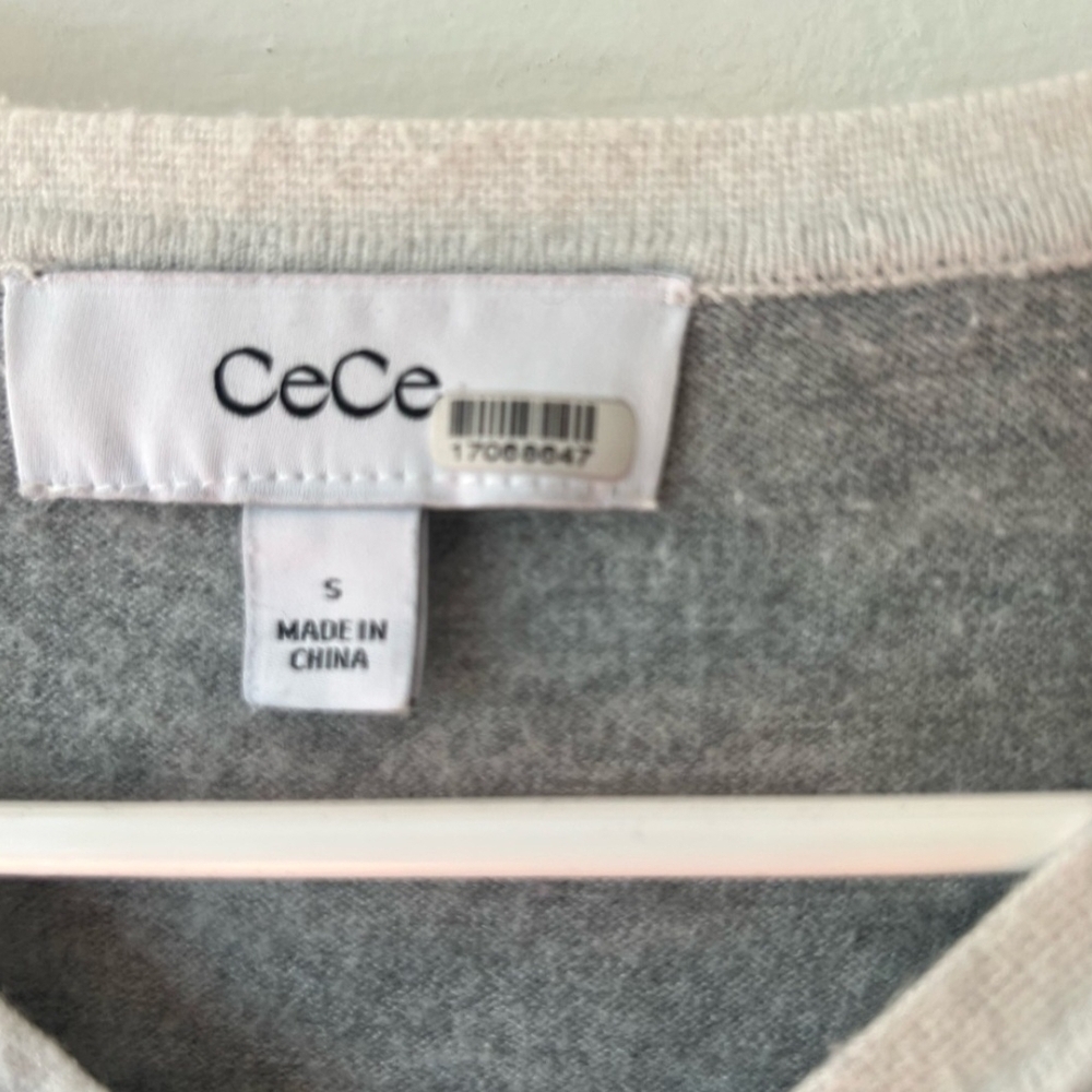 CeCe Light Gray Preppy V-Neck Long Sleeve Sweater Black White Trim Small - Picture 4 of 5